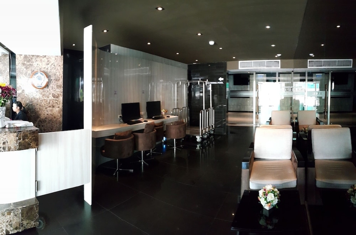 Imagen de los interiores del Hotel Serenotel Pattaya Beach Front. Foto 18