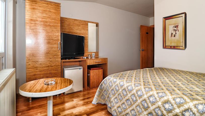 Imagen de la habitación del Hotel Serenti. Foto 8