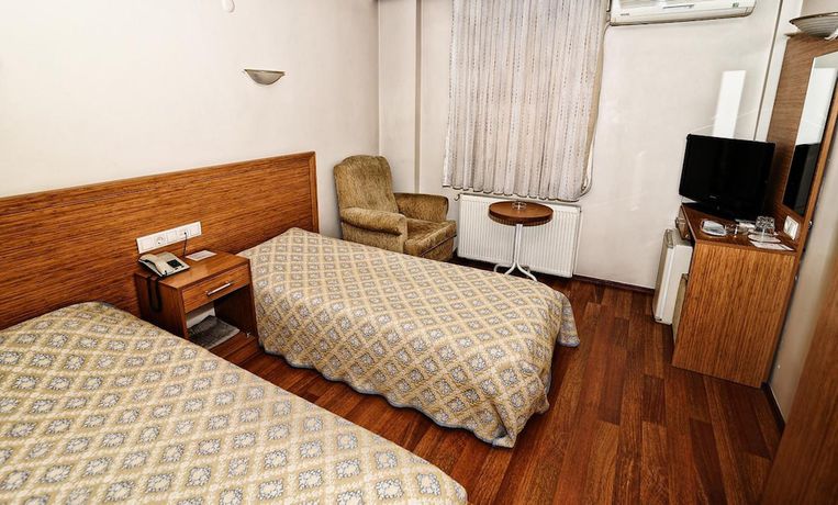 Imagen de la habitación del Hotel Serenti. Foto 15