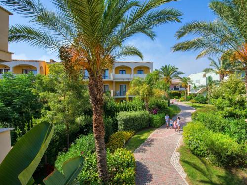 Imagen general del Hotel Serenusa Resort. Foto 6