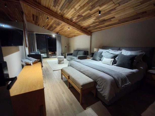 Imagen de la habitación del Hotel Serenzzo and Cuisine. Foto 9