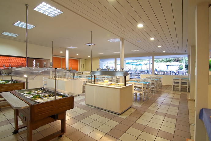 Imagen del bar/restaurante del Hotel Sergios. Foto 8