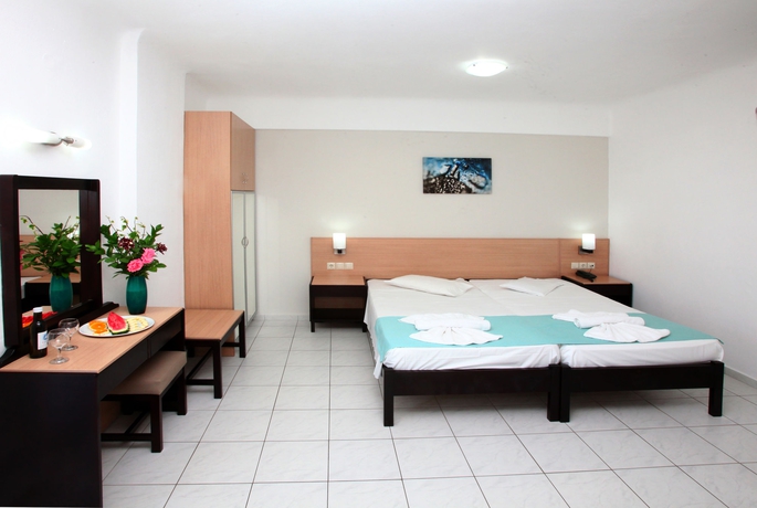 Imagen de la habitación del Hotel Sergios. Foto 12