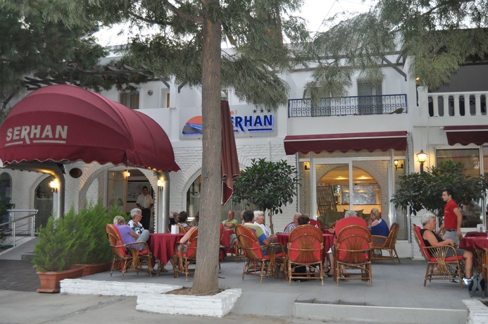 Imagen del bar/restaurante del Hotel Serhan. Foto 7