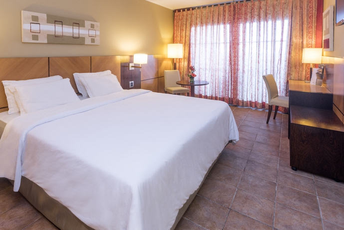 Imagen de la habitación del Hotel Serhs Natal Grand and Resort. Foto 3