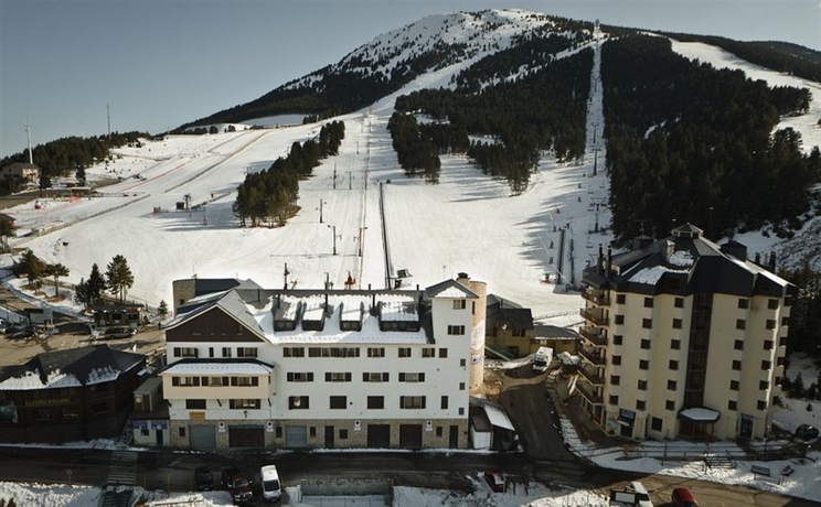 Imagen de los exteriores del Hotel Serhs Ski Port del Comte. Foto 9