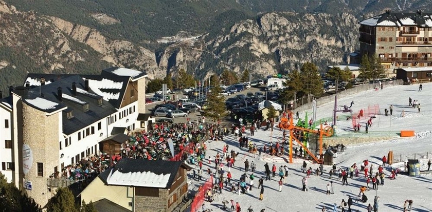 Imagen de los exteriores del Hotel Serhs Ski Port del Comte. Foto 10