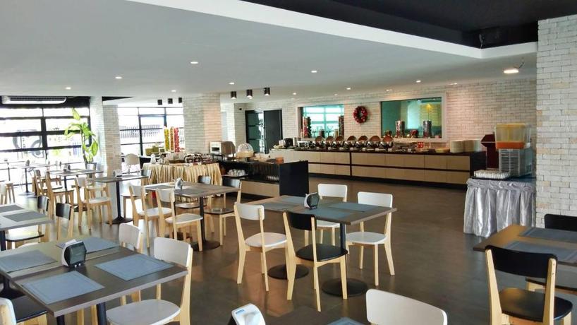 Imagen del bar/restaurante del Hotel Seri Place Hotel. Foto 5