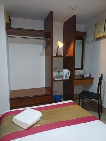 Imagen de la habitación del Hotel Seri Putra. Foto 14