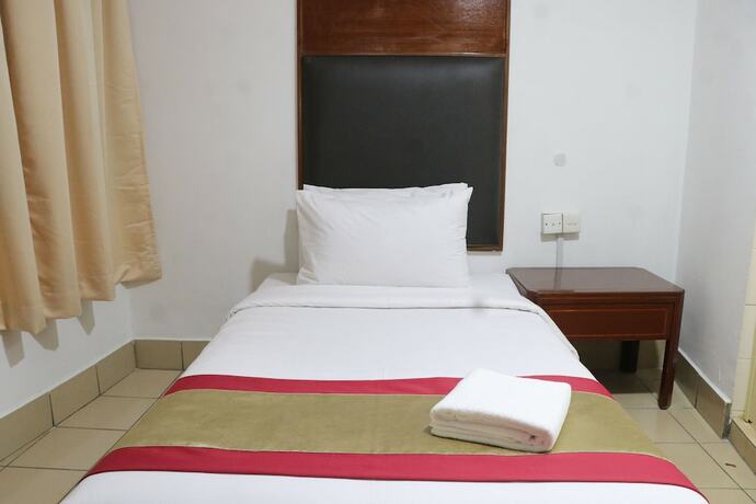 Imagen de la habitación del Hotel Seri Putra. Foto 17