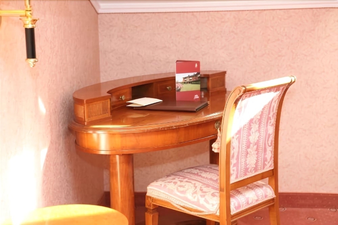 Imagen de la habitación del Hotel Serino. Foto 12