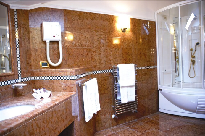 Imagen de la habitación del Hotel Serino. Foto 13