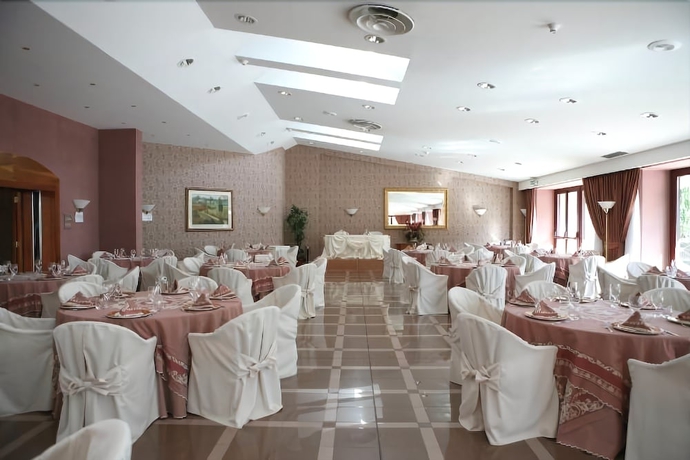 Imagen de los interiores del Hotel Serino. Foto 15