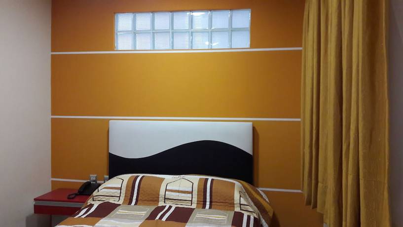 Imagen de la habitación del Hotel Serma. Foto 6