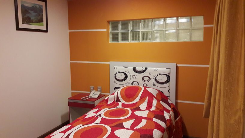 Imagen de la habitación del Hotel Serma. Foto 18