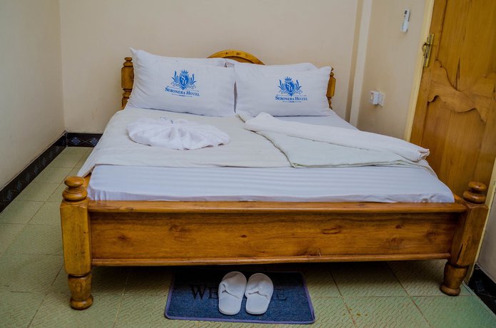 Imagen de la habitación del Hotel Seronera. Foto 9