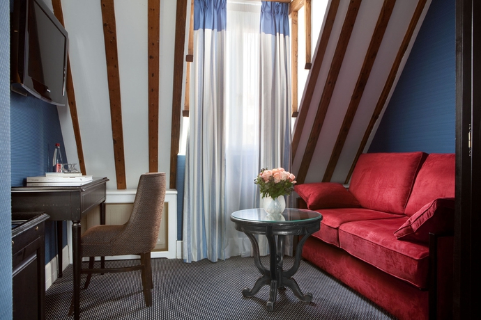 Imagen de los interiores del Hotel Serotel Lutèce. Foto 15