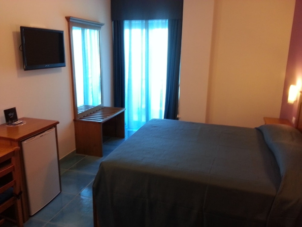 Imagen de la habitación del Hotel Serpa Anzio. Foto 7