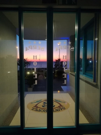 Imagen de los interiores del Hotel Serpa Anzio. Foto 16