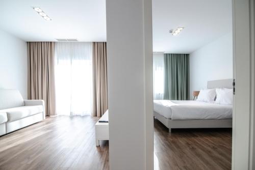 Imagen de la habitación del Hotel Serpa Hotel. Foto 39