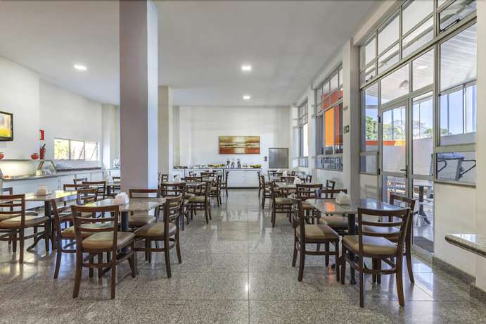 Imagen del bar/restaurante del Hotel Serra Negra. Foto 7