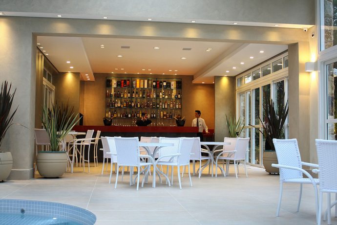 Imagen de la piscina del Hotel Serra da Estrela, Campos do Jordao. Foto 17