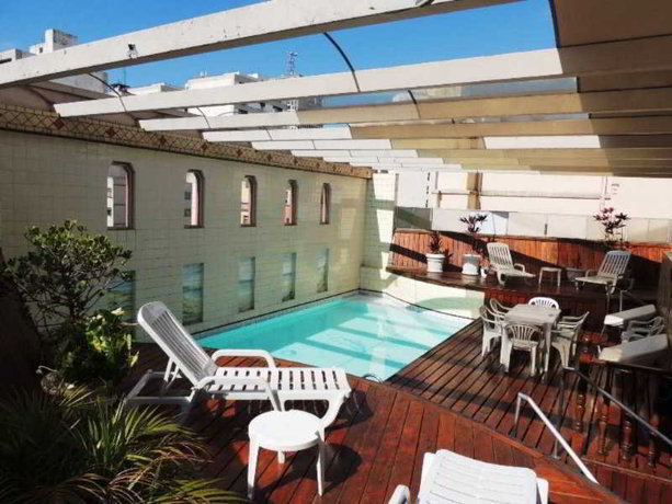 Imagen de la piscina del Hotel Serrana Palace. Foto 6