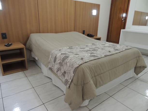 Imagen de la habitación del Hotel Serrana Palace. Foto 4