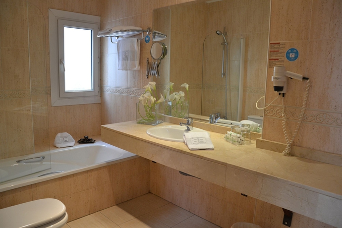 Imagen de la habitación del Hotel Serrano, Barrio de Salamanca. Foto 7