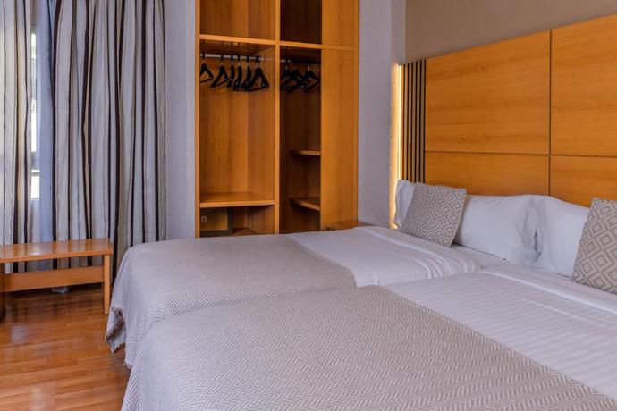 Imagen de la habitación del Hotel Serrano, C&oacute;rdoba. Foto 2