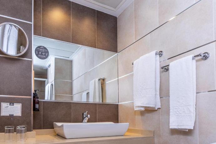 Imagen de la habitación del Hotel Serrano, C&oacute;rdoba. Foto 6