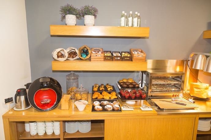 Imagen del bar/restaurante del Hotel Serrano, Córdoba. Foto 7