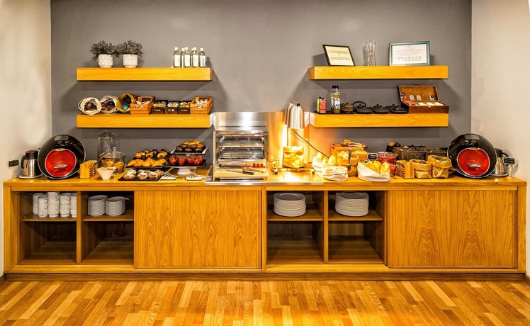 Imagen del bar/restaurante del Hotel Serrano, Córdoba. Foto 8