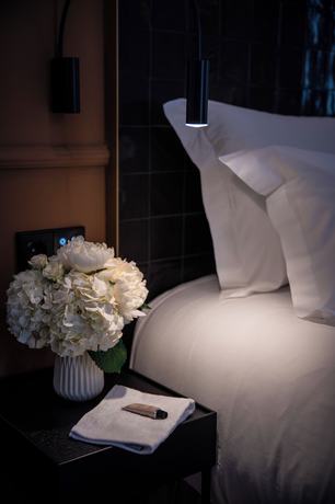 Imagen de la habitación del Hotel Serras Sevilla. Foto 5