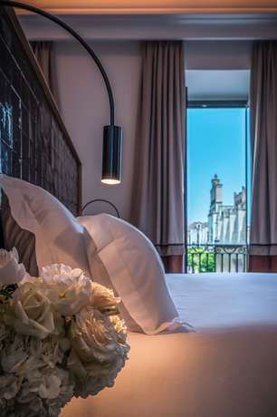 Imagen de la habitación del Hotel Serras Sevilla. Foto 15