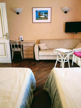 Imagen de la habitación del Hotel Serravalle Golf. Foto 9