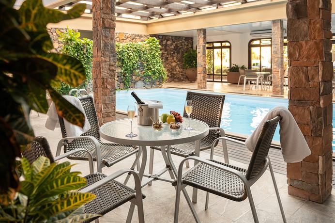 Imagen de la piscina del Hotel Serrazul Distributed by Intercity. Foto 18