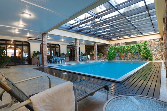 Imagen de la piscina del Hotel Serrazul Distributed by Intercity. Foto 20