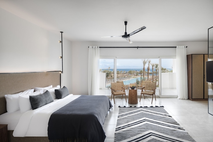 Imagen de la habitación del Hotel Serry Beach Resort. Foto 5