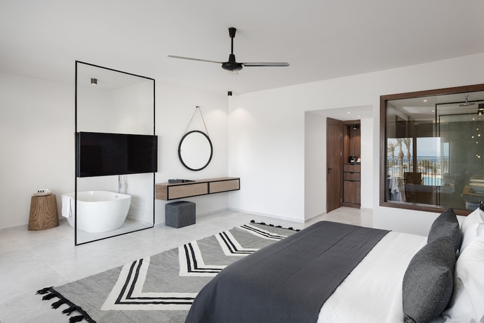 Imagen de la habitación del Hotel Serry Beach Resort. Foto 15