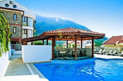 Imagen general del Hotel Sertil Deluxe Tropical Suites. Foto 12