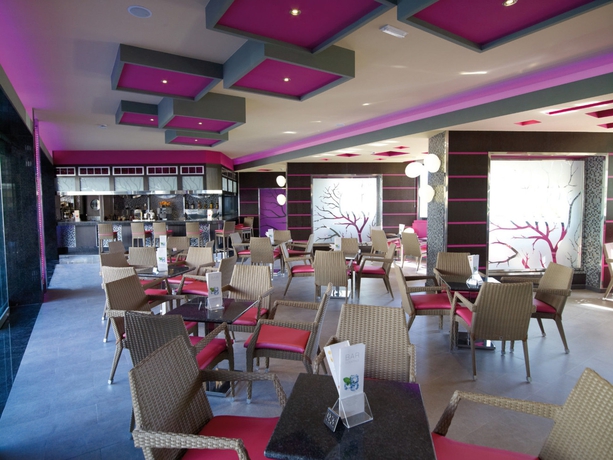Imagen del bar/restaurante del Hotel Servatur Don Miguel - Adults Only. Foto 4