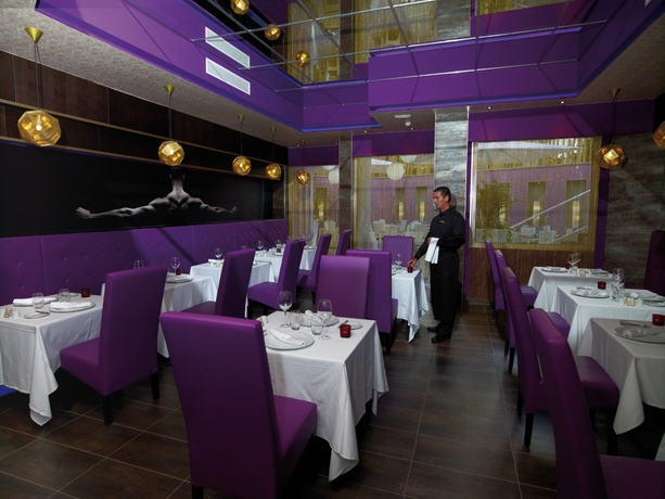 Imagen del bar/restaurante del Hotel Servatur Don Miguel - Adults Only. Foto 8