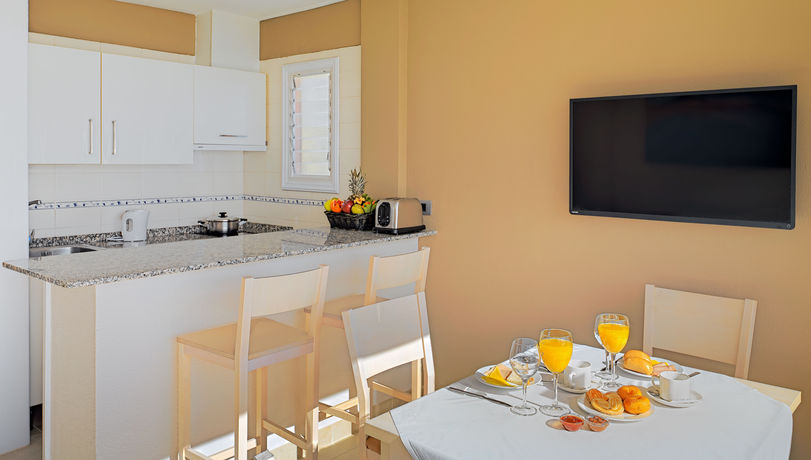 Imagen general del Hotel Servatur Isora Suites. Foto 15