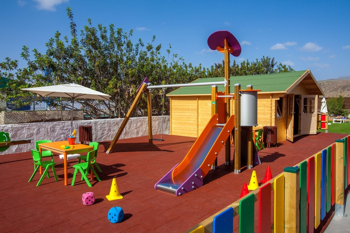 Imagen de los exteriores del Hotel Servatur Playa Bonita. Foto 16