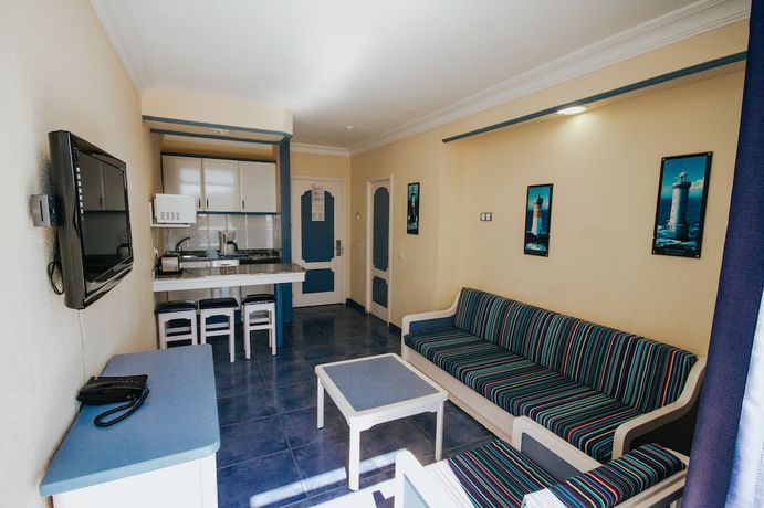 Imagen de la habitación del Hotel Servatur Puerto Azul. Foto 23