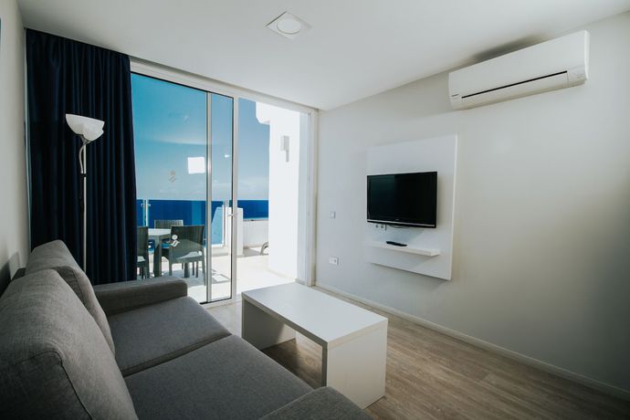 Imagen de la habitación del Hotel Servatur Puerto Azul. Foto 24