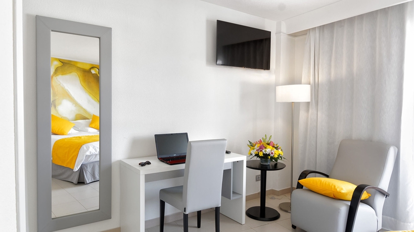 Imagen de la habitación del Hotel Servatur Waikiki. Foto 17