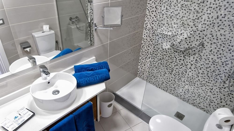 Imagen de la habitación del Hotel Servatur Waikiki. Foto 22