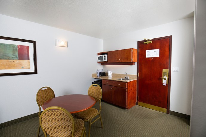 Imagen de la habitación del Hotel Service Plus Inn and Suites - Grande Prairie. Foto 15